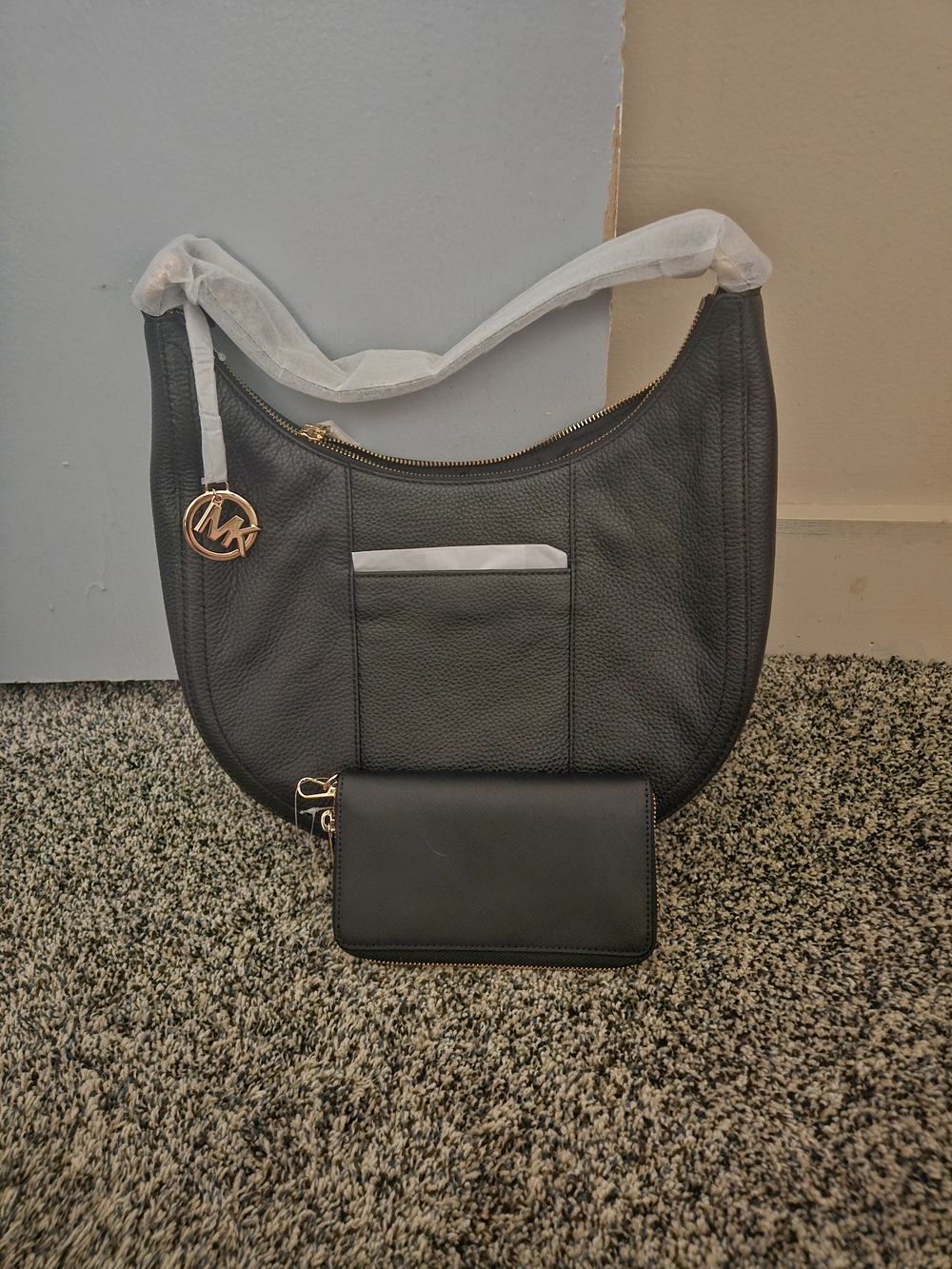 Michael Kors Black Leather Hobo Bag with Coin Wallet - Picture 1 of 9